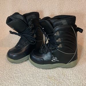 X-Ion Black Dragon Snowboard Boots - Sz 39 - Men’s 7‎ - Women’s 8.5